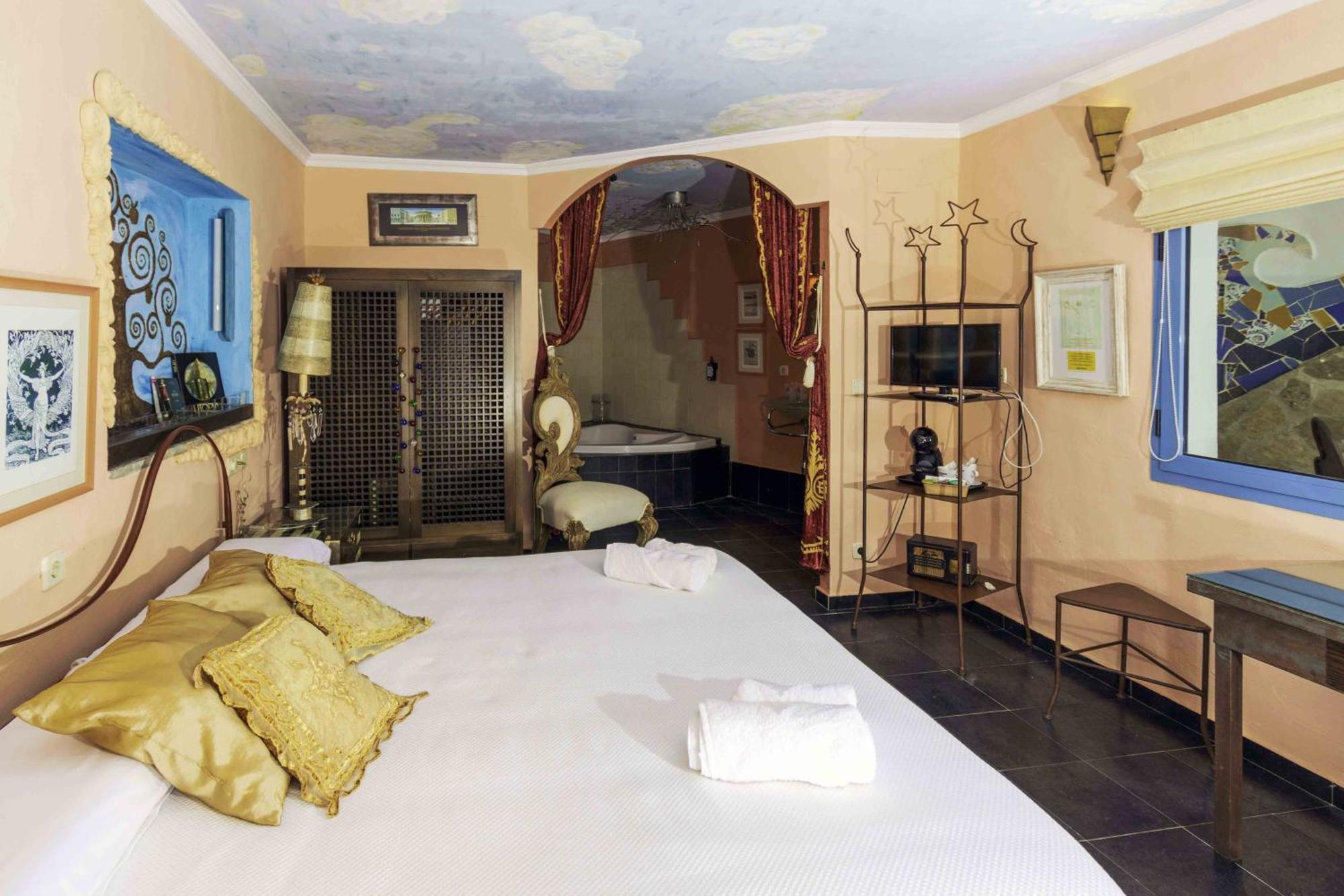 Utopia Hotel 4*