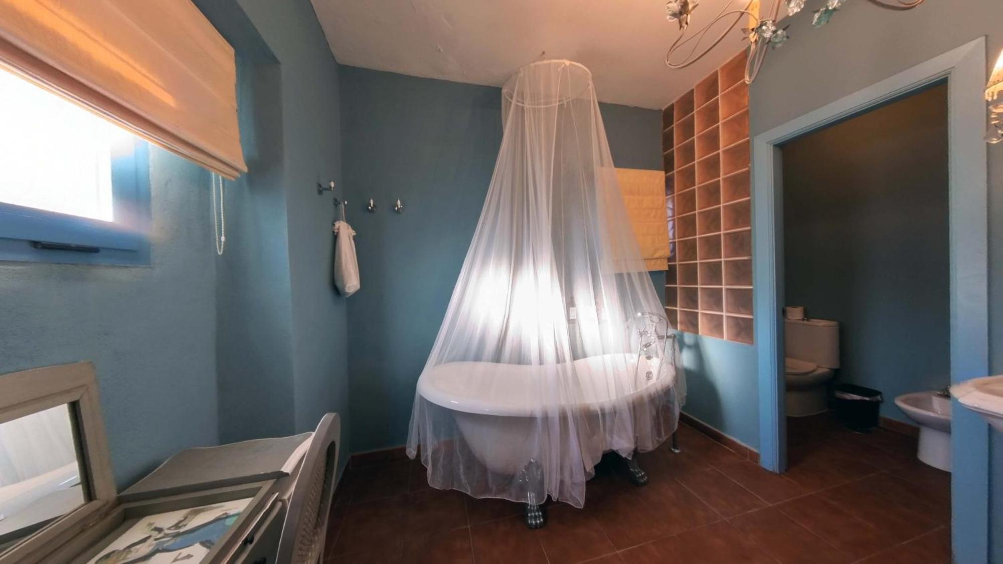 Utopia Hotel 4*