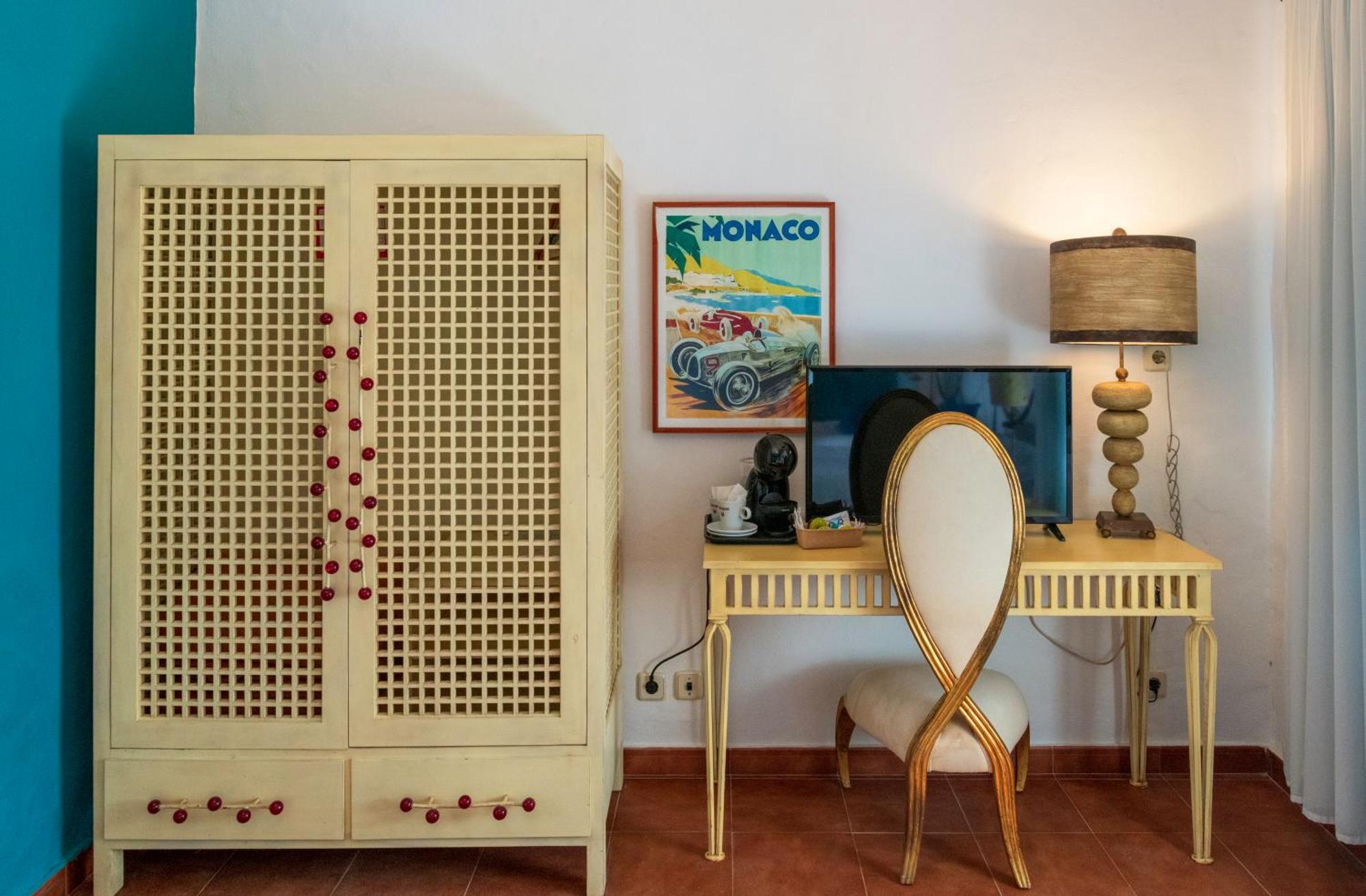 Utopia Hotel