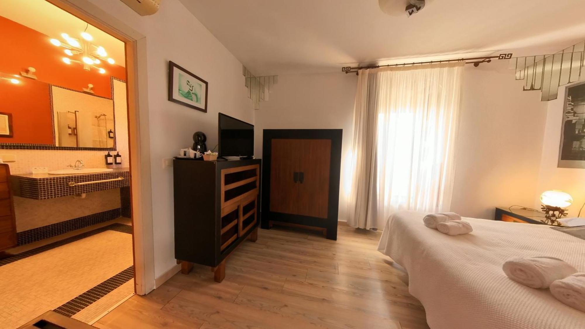 Utopia Hotel